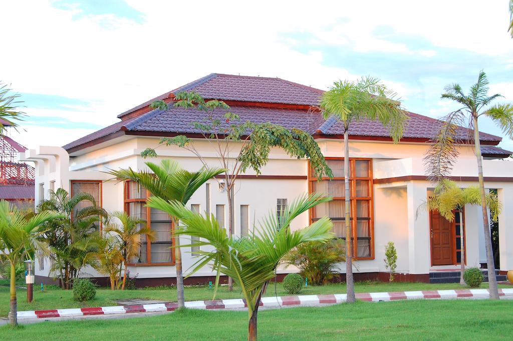 The Golden Lake Hotel Naypyidaw Экстерьер фото