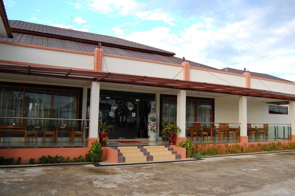 The Golden Lake Hotel Naypyidaw Экстерьер фото
