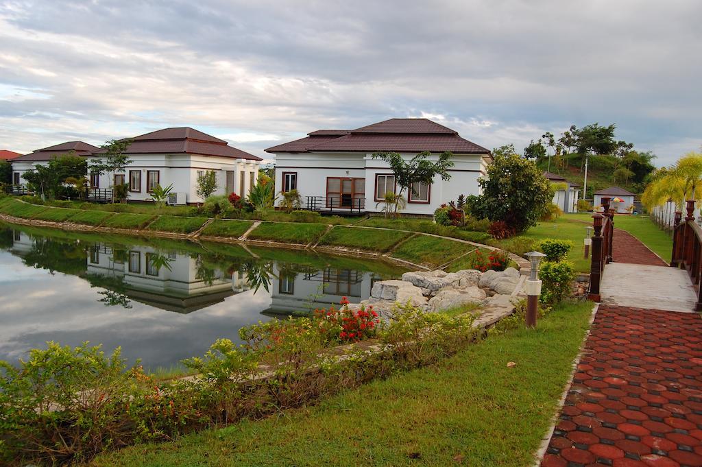 The Golden Lake Hotel Naypyidaw Экстерьер фото