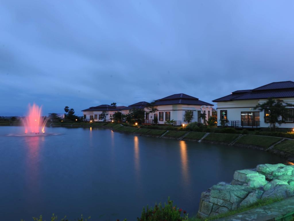 The Golden Lake Hotel Naypyidaw Экстерьер фото