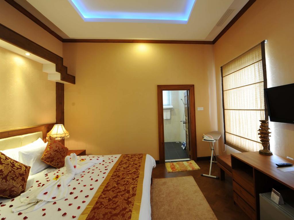 The Golden Lake Hotel Naypyidaw Экстерьер фото