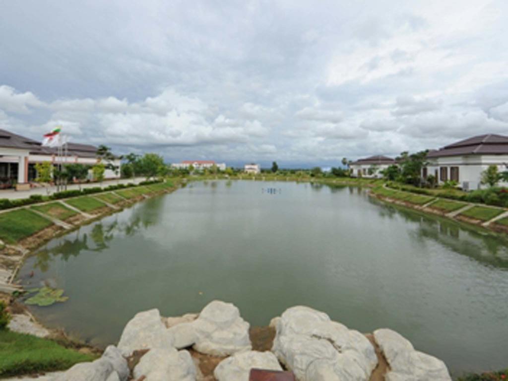 The Golden Lake Hotel Naypyidaw Экстерьер фото