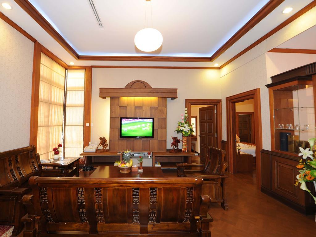 The Golden Lake Hotel Naypyidaw Экстерьер фото