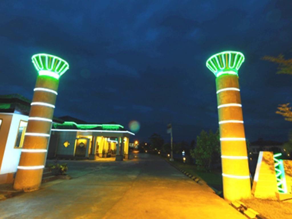 The Golden Lake Hotel Naypyidaw Экстерьер фото