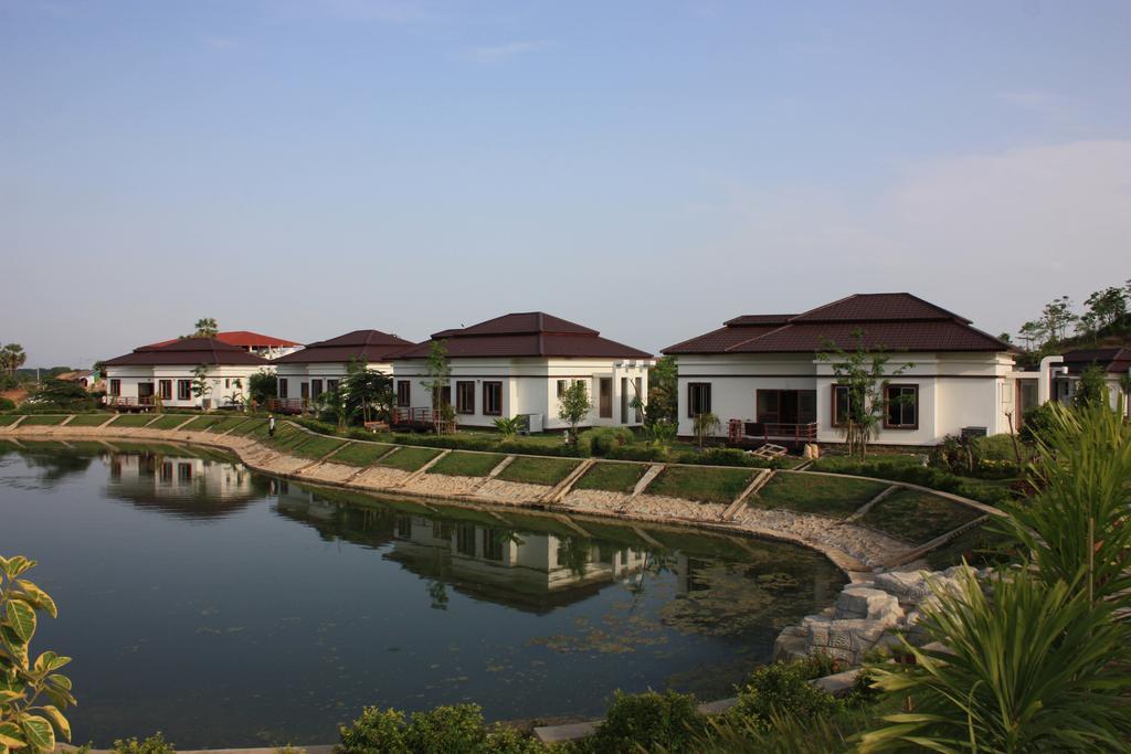 The Golden Lake Hotel Naypyidaw Экстерьер фото