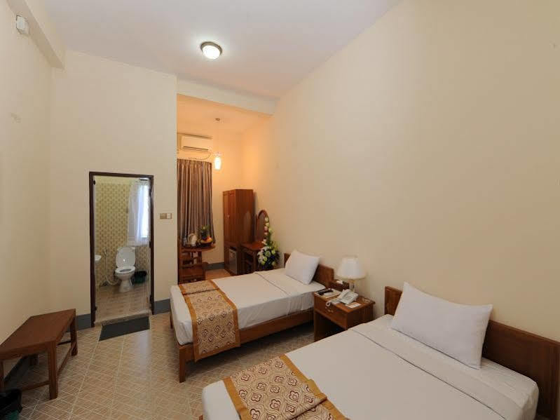 The Golden Lake Hotel Naypyidaw Экстерьер фото